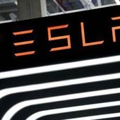 Tesla, indagine sulle maniglie: nel mirino i Suv Model Y