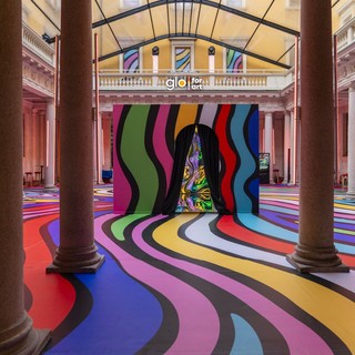 glo for art apre la Milano Design Week con l’installazione Hyper Portal