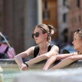 Caldo africano, l'afa non arretra: oggi e domani 19 città bollino rosso