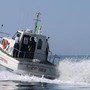 Savona, coppia in difficoltà in acqua ad Andora: bagnino si tuffa per salvarli, ma muore insieme all'uomo