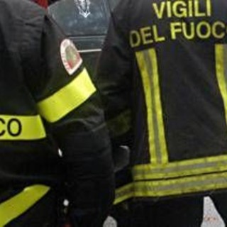 Roma, esplosione in palazzina a Ostia: un ferito Roma, esplosione in palazzina a Ostia: un ferito
