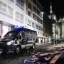 Scontri a Milano, perquisizioni per 100 persone: 51 sono minorenni. Città blindata per sabato
