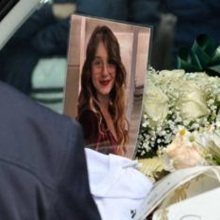 Sara Campanella, dolore e commozione alla camera ardente della ragazza uccisa
