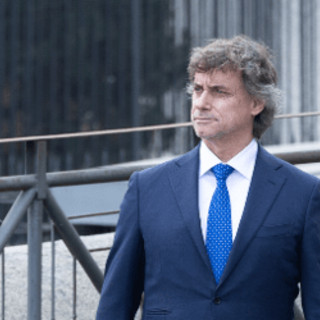 Operaio muore al Colosseo, Rai rinvia serata evento di Alberto Angela: "Andrea aveva l'età dei miei figli"
