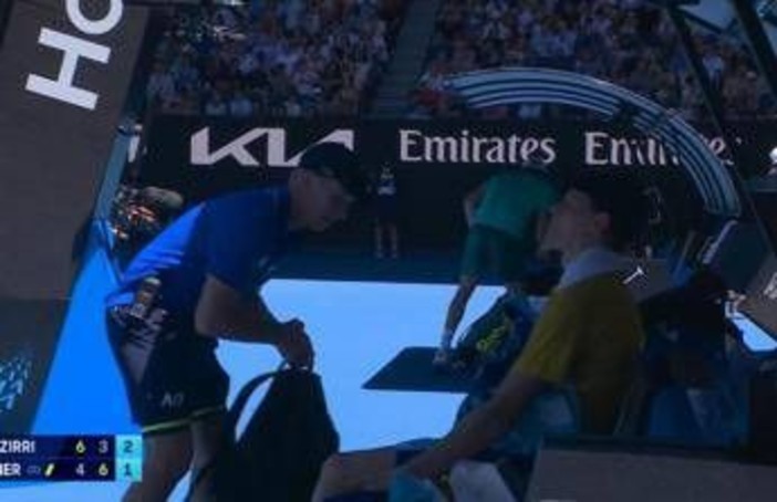 Sinner, problemi contro Spizzirri: crampi agli Australian Open Sinner, problemi contro Spizzirri: crampi agli Australian Open