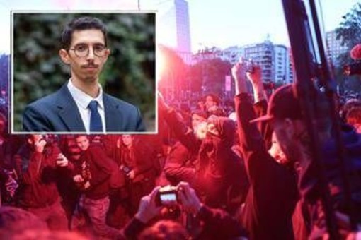 Cortei, in chat Youssef Siher invito ad alzare scontro: "Non ci fermeremo neanche con i blindati" Cortei, in chat Youssef Siher invito ad alzare scontro: "Non ci fermeremo neanche con i blindati"