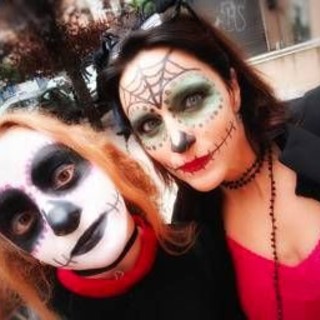 Halloween, trucchi e maschere possono danneggiare la pelle: ecco i rischi Halloween, trucchi e maschere possono danneggiare la pelle: ecco i rischi