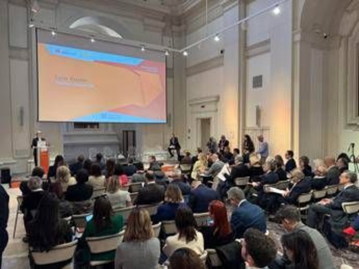 Monti (Lombardia): "Integrare economia e salute per accesso rapido all'innovazione"