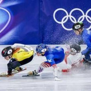 Milano Cortina, incidente durante gara Fontana: Sellier tagliata da lama sul volto. Cos'è successo Milano Cortina, incidente durante gara Fontana: Sellier tagliata da lama sul volto. Cos'è successo