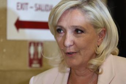 Marine Le Pen condannata, un anno con il braccialetto elettronico ma potrà candidarsi Marine Le Pen condannata, un anno con il braccialetto elettronico ma potrà candidarsi