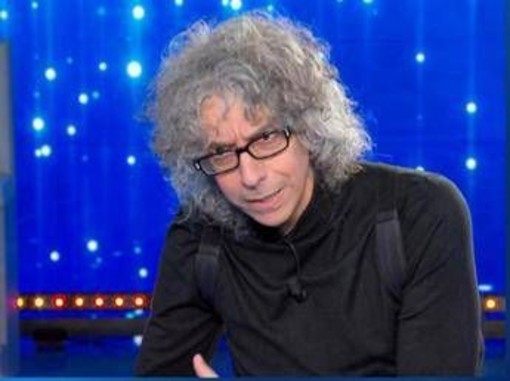 Domenica In, Giovanni Allevi e la malattia: "Il corpo soffre, l'anima brilla" Domenica In, Giovanni Allevi e la malattia: "Il corpo soffre, l'anima brilla"