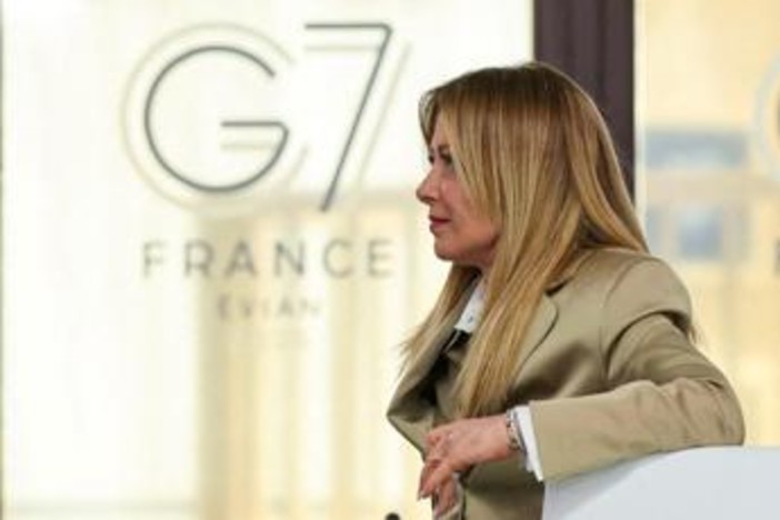 G7, Meloni: "Soddisfatta dei risultati, ringrazio Macron. Rapporto con Trump immutato"