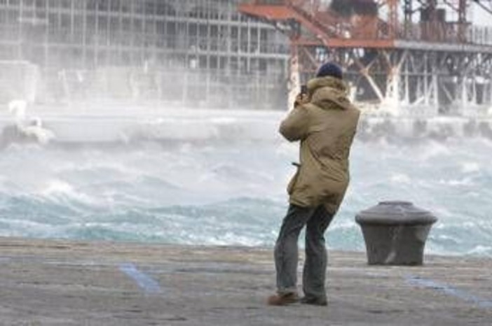 Meteo, nuova allerta della Protezione Civile: venti di burrasca e temporali al Centro-Nord