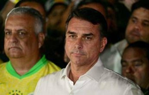 Brasile, partito Bolsonaro riconosce vittoria di Lula. Lui no: "Mi vietano di lasciare il Paese, tentativo di intimidazione"