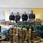 Genova, maxi sequestro all’interno del Porto di 2 tonnellate di cocaina Genova, maxi sequestro all’interno del Porto di 2 tonnellate di cocaina