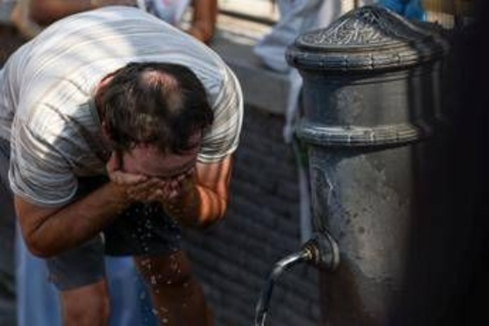 Caldo anomalo sull'Italia, 4 bollini rossi oggi: le città più a rischio Caldo anomalo sull'Italia, 4 bollini rossi oggi: le città più a rischio