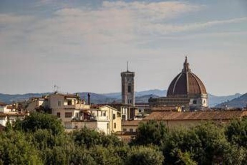 Firenze, falso allarme bomba a Piazzale Michelangelo: denunciato un 49enne