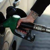 Ancora rialzi per i carburanti: il diesel self 'balza' oltre i 2 euro al litro