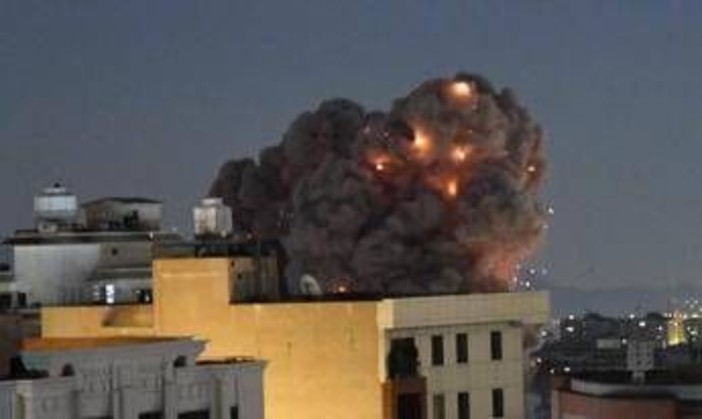 Iran, la minaccia dei Pasdaran agli Usa: "Apple, Google e Meta nel mirino se uccisi altri esponenti di vertice"