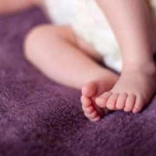 Usa, mamma mette la figlia neonata nel forno invece che nella culla e la piccola muore: "È stato un errore". Condannata