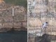 Paura a Polignano a Mare, turista resta bloccata sulla scogliera di Lama Monachile: voleva fare una foto Paura a Polignano a Mare, turista resta bloccata sulla scogliera di Lama Monachile: voleva fare una foto