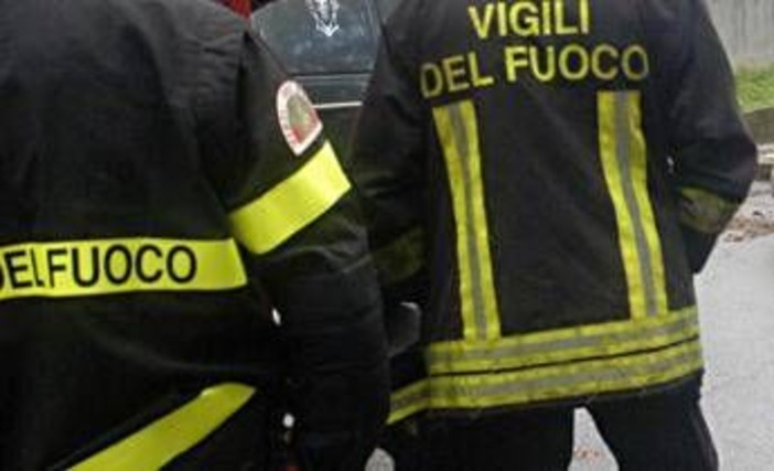 Roma, esplosione in palazzina a Ostia: un ferito