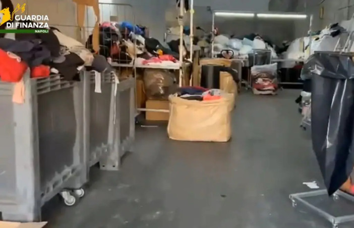 Sequestrato nel napoletano opificio abusivo con 10 tonnellate rifiuti speciali Sequestrato nel napoletano opificio abusivo con 10 tonnellate rifiuti speciali