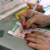 Superenalotto, numeri combinazione vincente oggi 10 luglio