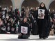 Iran-Usa, colloqui in pausa per i funerali di Khamenei: attese milioni di persone