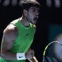 Alcaraz e Sabalenka ai quarti all’Australian Open, avanzano Zverev e Gauff Alcaraz e Sabalenka ai quarti all’Australian Open, avanzano Zverev e Gauff