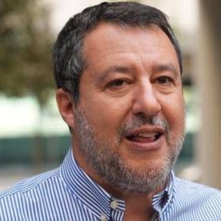 Salvini a Pontida: "La Lega vince solo se forte e unita da Nord a Sud, mai mollare" Salvini a Pontida: "La Lega vince solo se forte e unita da Nord a Sud, mai mollare"