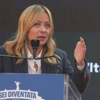 Meloni ad Atreju: "Italiani si fidano del governo". Stoccata a Schlein: "Chi non viene qui non ha contenuti"