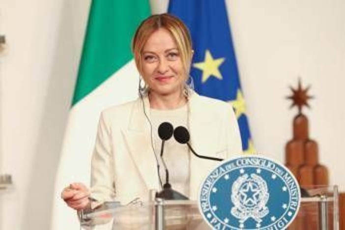 Governo Meloni, il documento sui record: "Più stabilità per un'Italia più forte" Governo Meloni, il documento sui record: "Più stabilità per un'Italia più forte"