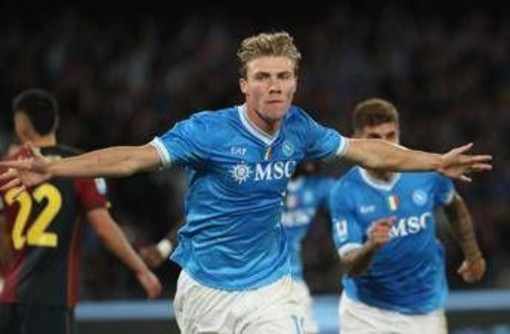 Napoli-Genoa 2-1, rimonta azzurra con Anguissa e Hojlund Napoli-Genoa 2-1, rimonta azzurra con Anguissa e Hojlund