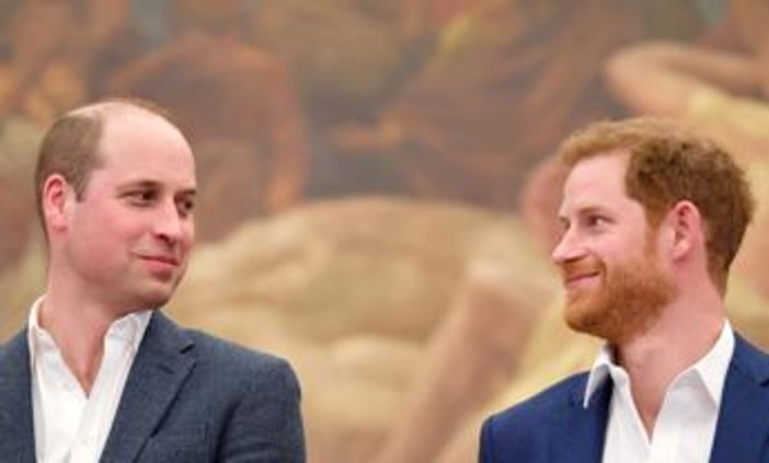 Harry torna nel Regno Unito con la famiglia, il desiderio di Kate e la richiesta a William Harry torna nel Regno Unito con la famiglia, il desiderio di Kate e la richiesta a William