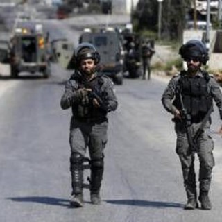 Tre attivisti italiani feriti da coloni in Cisgiordania. Netanyahu chiede la grazia a Herzog Tre attivisti italiani feriti da coloni in Cisgiordania. Netanyahu chiede la grazia a Herzog