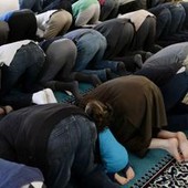 Danimarca vuole bandire la convocazione alla preghiera dei musulmani: "Sembra Islamabad"