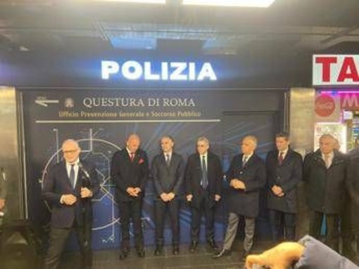 Roma, alla stazione Termini primo ufficio PolMetro, inaugurazione con Piantedosi