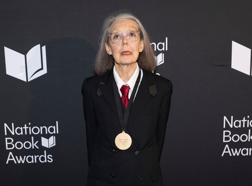 Vince il Premio Nobel per la Letteratura 2026 la canadese Anne Carson