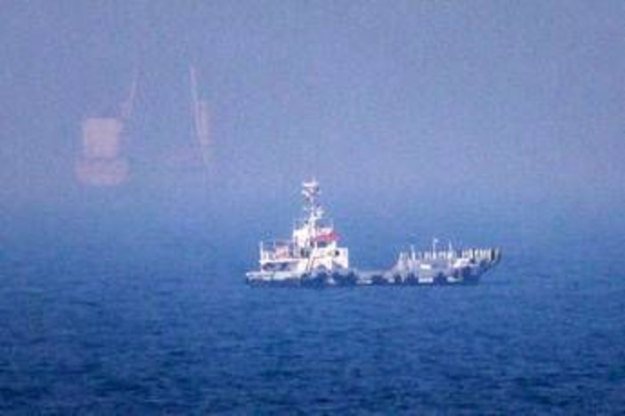 Iran, ultimatum agli Usa per Hormuz: “Via il blocco navale o lo Stretto resta chiuso"