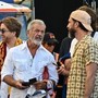 Mel Gibson tifa Roma, la star all'Olimpico con sciarpa giallorossa
