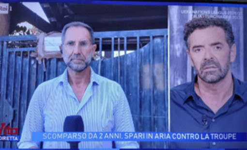Paura a Catanzaro, colpi di arma da fuoco in aria e insulti contro troupe de 'La Vita in Diretta' Paura a Catanzaro, colpi di arma da fuoco in aria e insulti contro troupe de 'La Vita in Diretta'