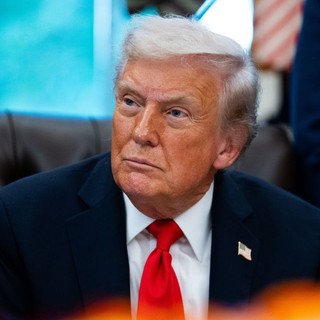 Trump “Putin dovrebbe far cessare la guerra, non testare missili”