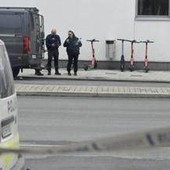 Polonia, nuovo attacco con coltello a scuola: 15enne uccide una donna Polonia, nuovo attacco con coltello a scuola: 15enne uccide una donna