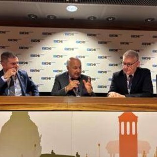 Curigliano (Esmo): "Vaccini personalizzati e nuove terapie, così cambia l'oncologia" Curigliano (Esmo): "Vaccini personalizzati e nuove terapie, così cambia l'oncologia"