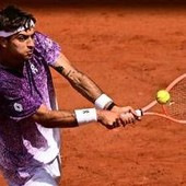 Svajda si fa male, Cobolli corre ad aiutarlo: fair play al Roland Garros Svajda si fa male, Cobolli corre ad aiutarlo: fair play al Roland Garros