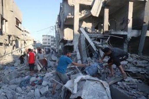Gaza, media: &quot;Nuovo attacco Israele su Striscia, 5 morti e 20 feriti&quot;