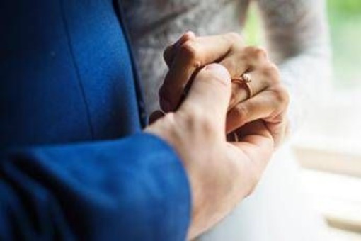 Dal nipote di re Carlo a Talita Furstenberg, un'estate di matrimoni 'royal'
