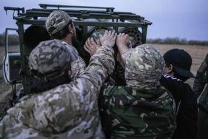 Siria, attacchi aerei degli Usa contro postazioni Isis Siria, attacchi aerei degli Usa contro postazioni Isis