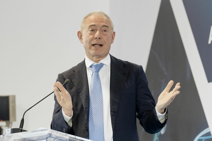 Urso “Una social card per la benzina? Allo studio misure selettive”